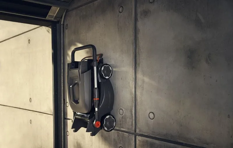 Husqvarna LC34 Aspire mower kit. 4.0ah battery and charger-1