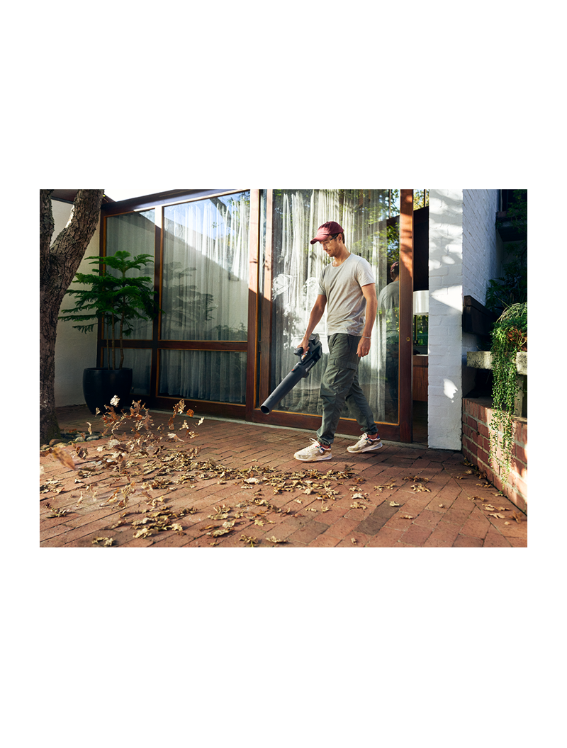 Husqvarna Aspire B8X-P4A Blower kit. 1 x 4ah battery and charger-1